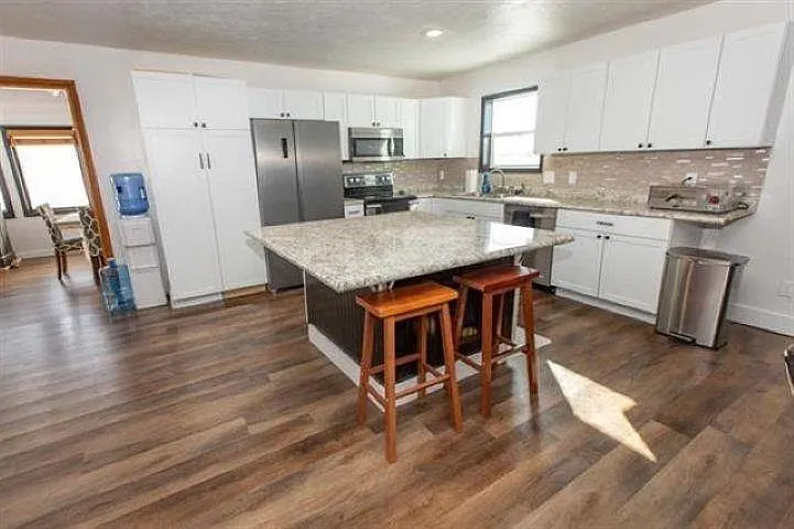 3 Club House Dr — Photo 4