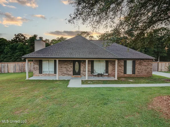 71 Timaquana Dr, Picayune, MS 39466