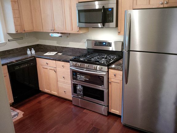 4th image of 535 Monterey Dr