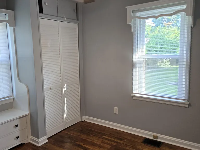 204 S Robbins Ct — Photo 17