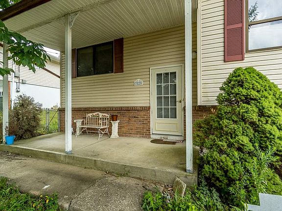 3rd image of 3529 Jacqueline Dr