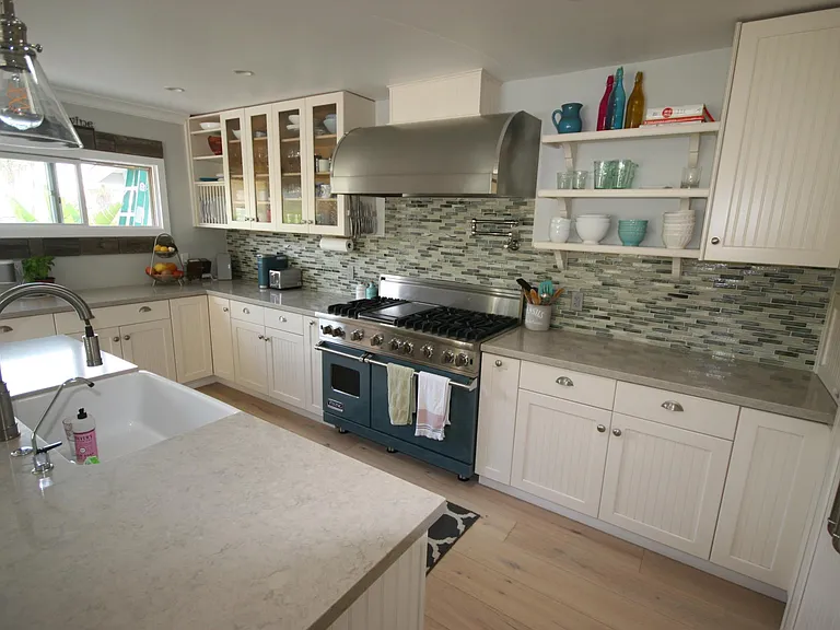 640 Aurora Ave — Photo 4