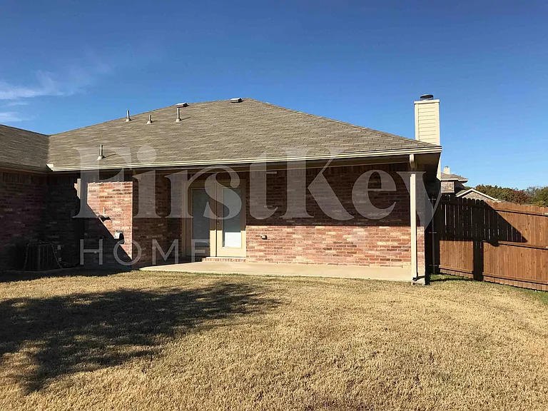 1218 Jewell Ln — Photo 15