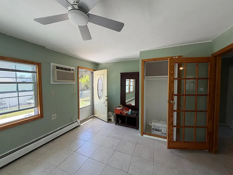 Red Maple Dr N — Photo 4