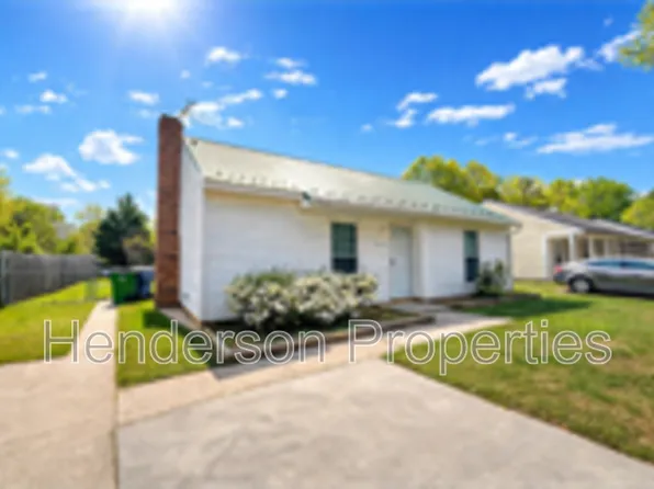 6718 Park Hickory Dr, Charlotte, NC 28227