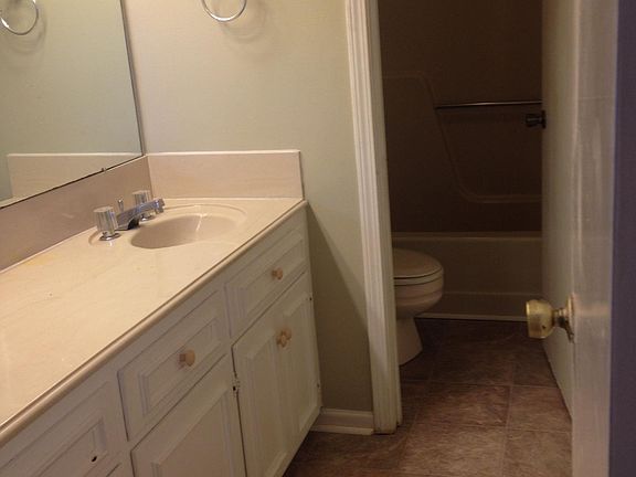 Master bath double vaniy