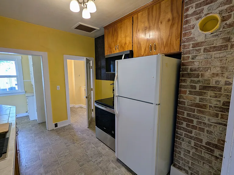 2913 N Alder St — Photo 10