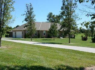 9519 Windsor Dr, Lees Summit, MO 64086