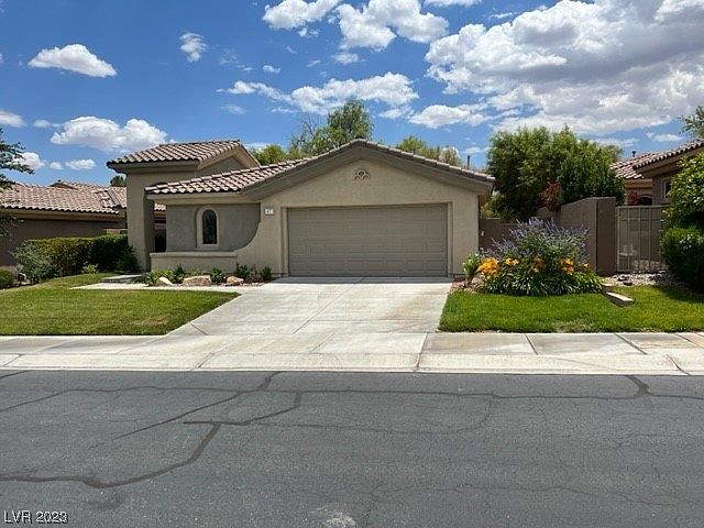 1st image of 67 Emerald Dunes Cir