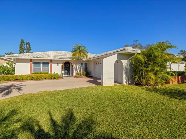 13025 Forest Dr, Seminole, FL 33776