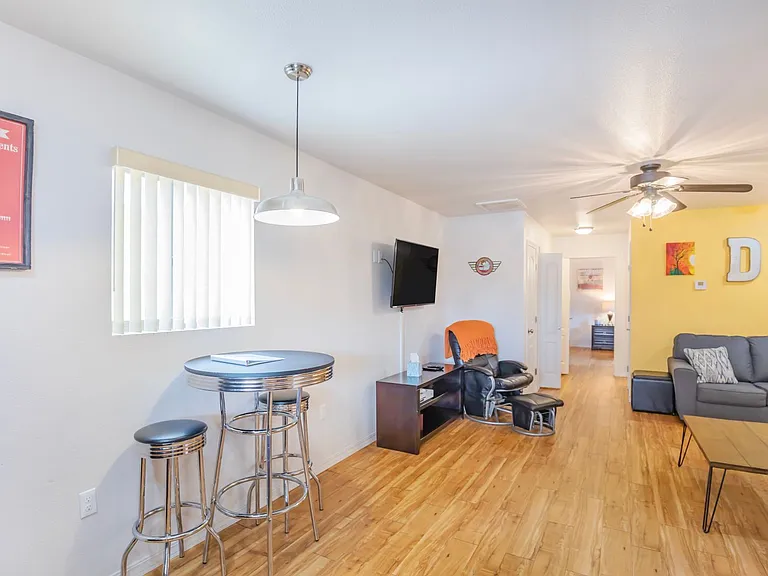 800 Sherwood Dr — Photo 5