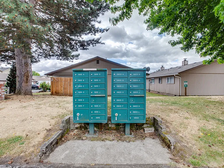 NE34 Duplexes — Photo 6