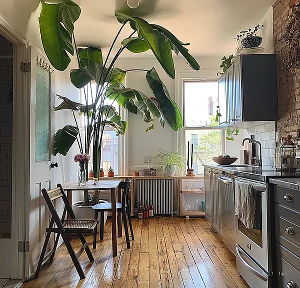 190 Huron St #3R — Photo 1