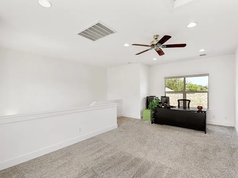 1006 Lipan Trl — Photo 12
