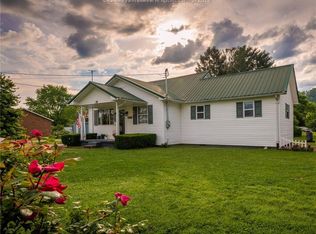 49 Dillard St, Buffalo, WV 25033
