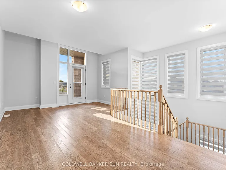 166 Prince Charles Cres — Photo 17
