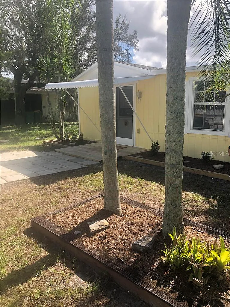 2 bed, 2.0 bath, 900 sqft, $1,500 — Photo 1