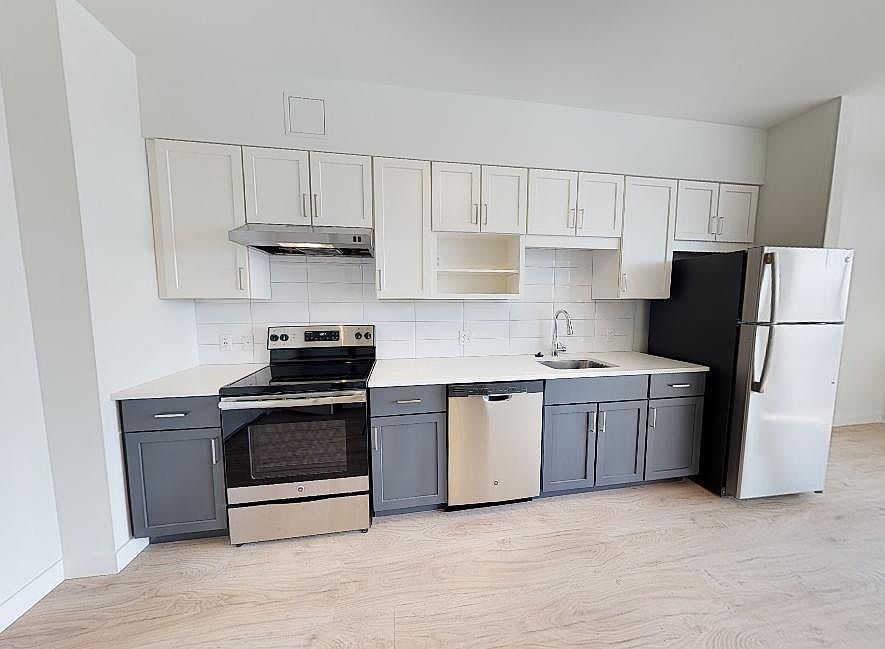 1st image of 12 Patriot Pkwy #43