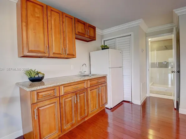 117 NW 8th St, Boca Raton, FL 33432