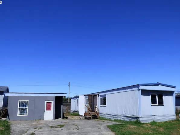 1246 Indiana Ave SE, Bandon, OR 97411