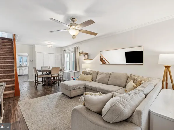 4262 Edgemont St, Philadelphia, PA 19137