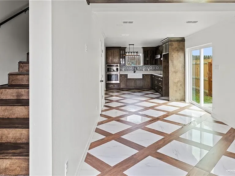 1409 E Karen St #B — Photo 2