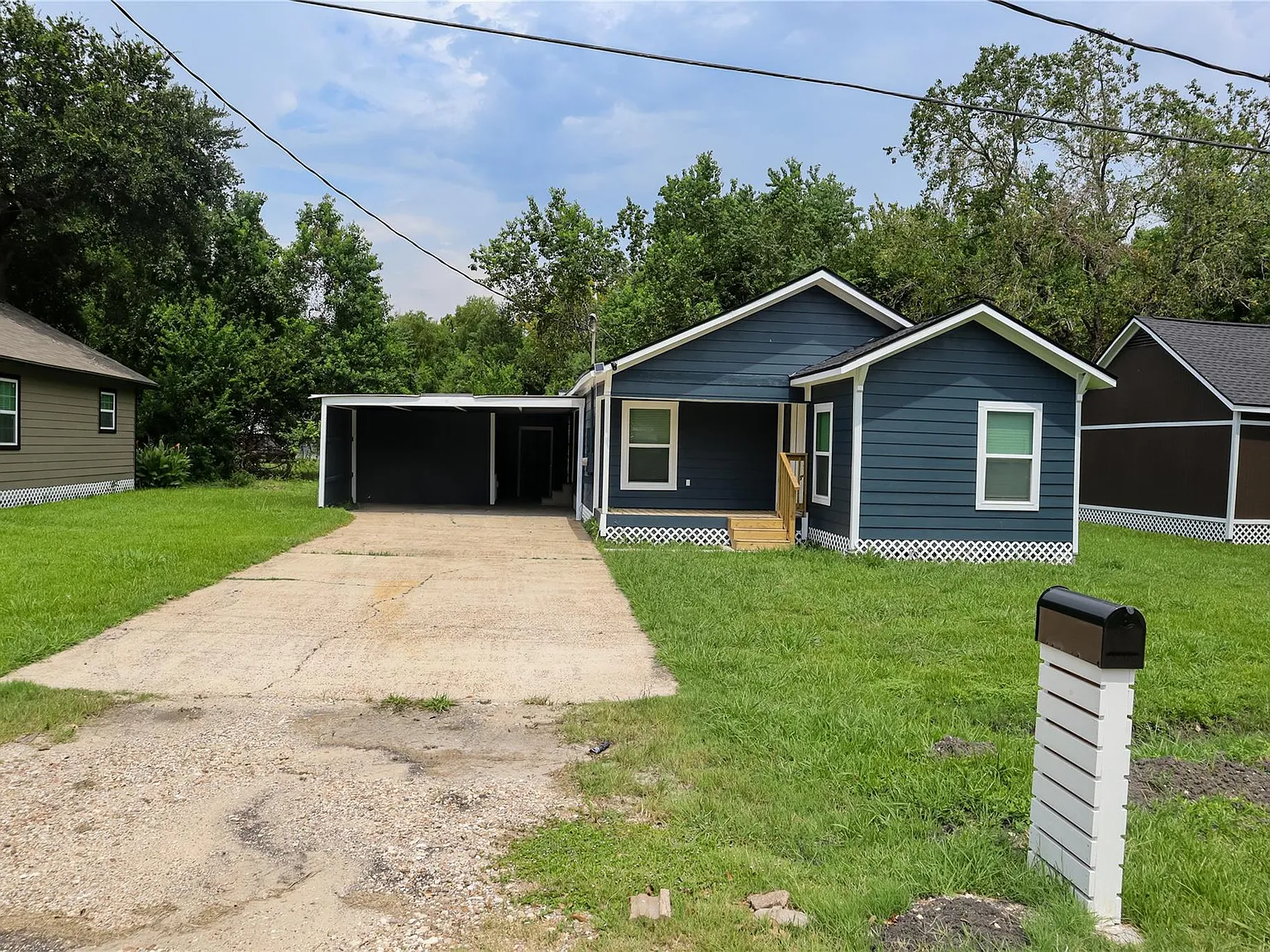 3 bed, 1.0 bath, $1,650 — Photo 1