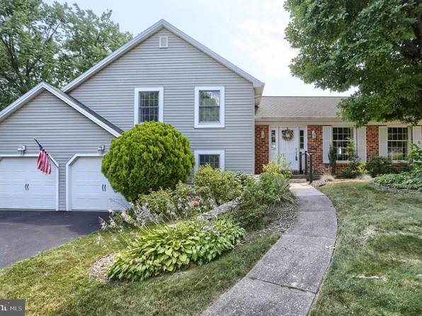 5249 Strathmore Dr, Mechanicsburg, PA 17050