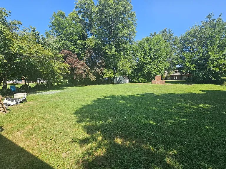 Large level backyard.