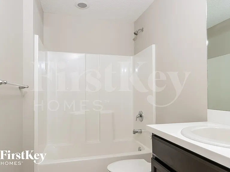 3765 SW Darby Ln — Photo 13