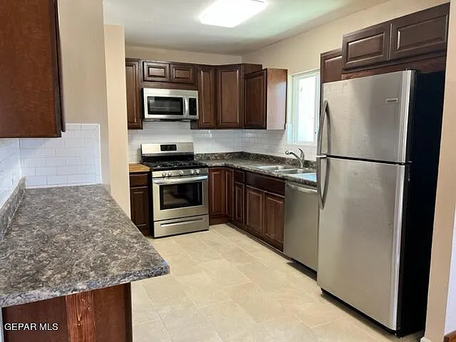 3319 Nations Ave — Photo 5