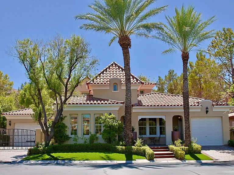 12047 Oakland Hills Dr — Photo 2