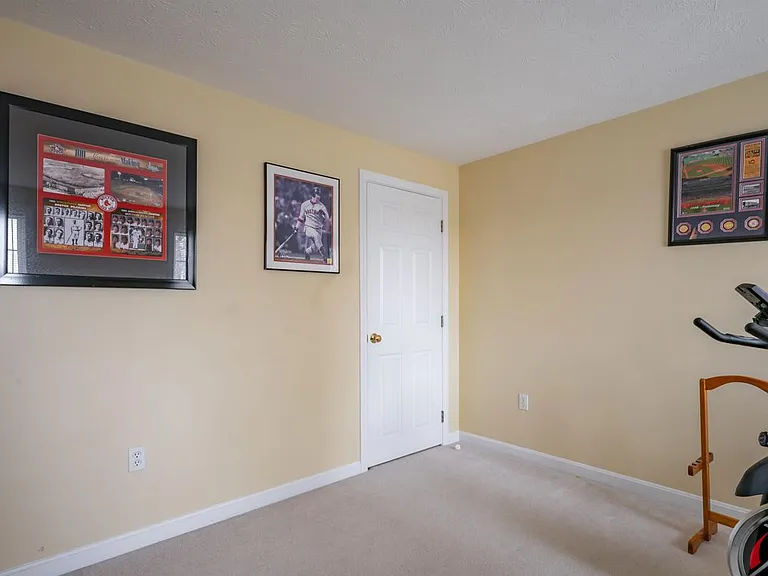 4 Myopia Ln — Photo 25