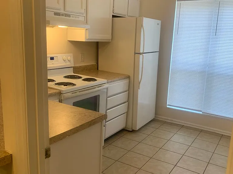 6104 Bushmills St — Photo 10