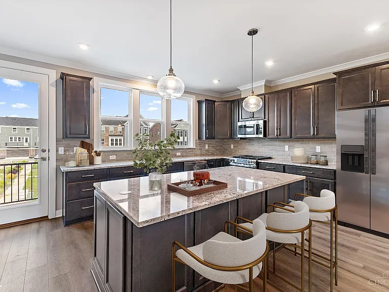 7254 Otley Dr — Photo 12