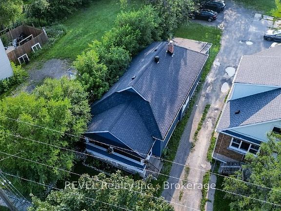 3rd image of 50 Pelham Rd