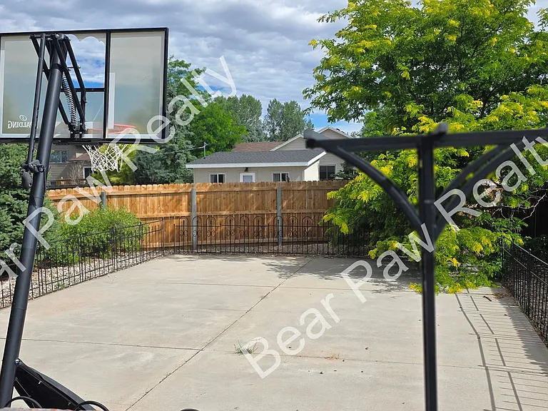 5605 Bluff Pl — Photo 33