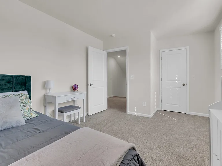 1110 Silverbend Trl — Photo 19