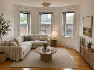 125 Park Dr APT 30, Boston, MA 02215