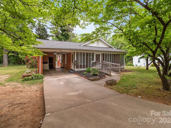 1233 E Cannon Ave, Albemarle, NC 28001
