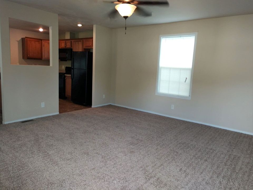 2nd image of 4595 Knollwood Dr #83