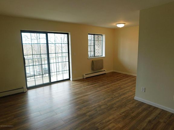 2nd image of 29 Donna Ct APT 7