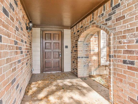 3rd image of 11946 Brighton Ln