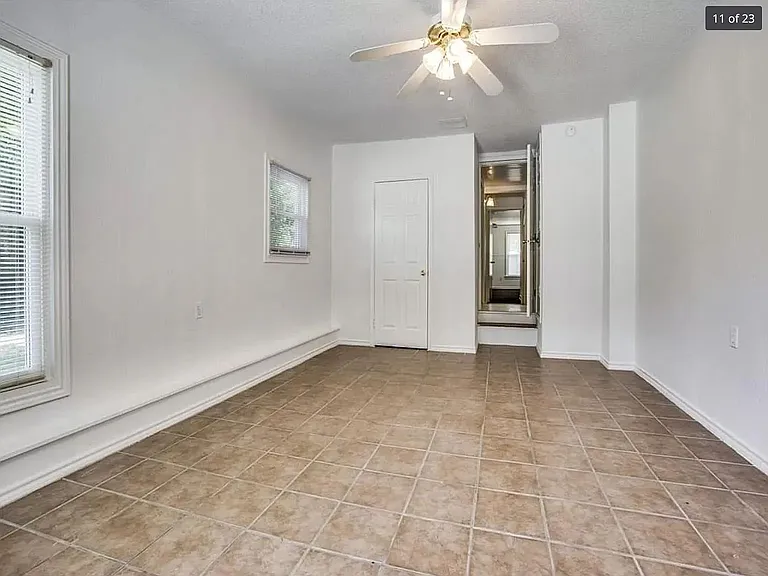 4009 Acacia St — Photo 9