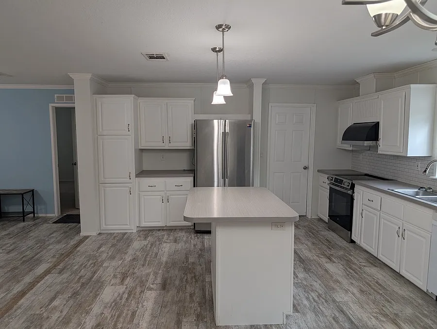 Rare Find: 6 Acre Private Estate In Wesley Chapel — Photo 4