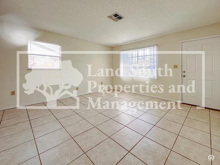 1707 King Ave #1701A-1707B — Photo 2
