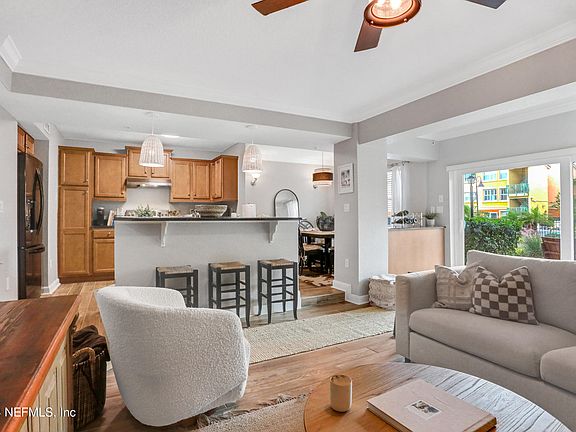 4th image of 109 25TH Avenue S #O16