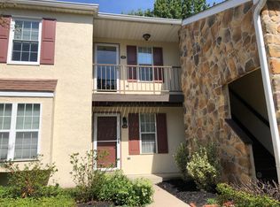 142 Valley Stream Cir, Chesterbrook, PA 19087