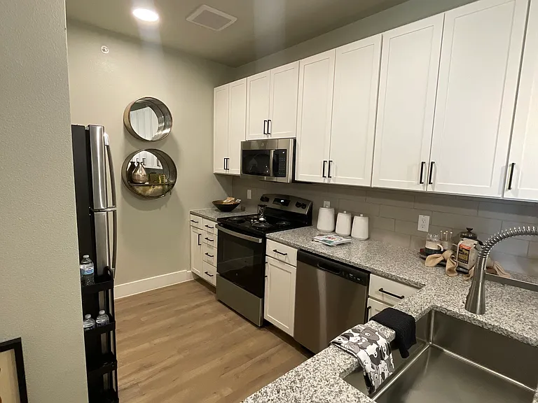 Rollingwood Dr — Photo 6