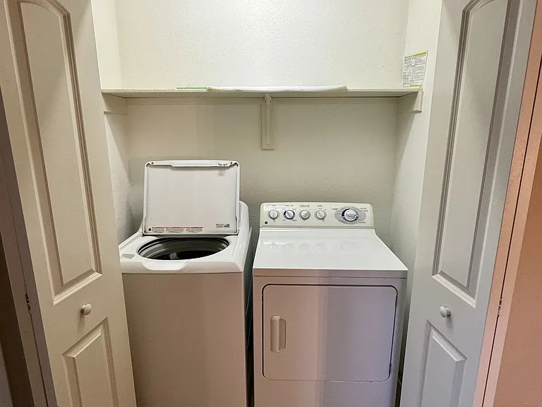 1629 Brook Hollow Dr #A — Photo 32
